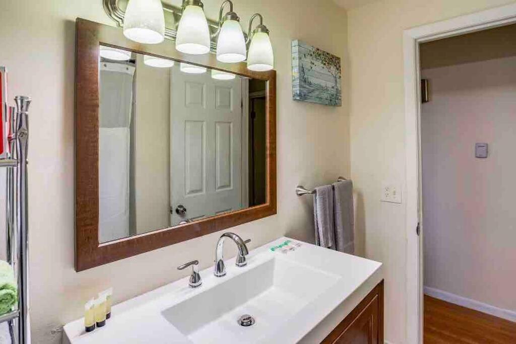 {Hot Tub In Ranch} Mins To Airport/Uofr/Strng/Dwtn Villa Rochester Ngoại thất bức ảnh