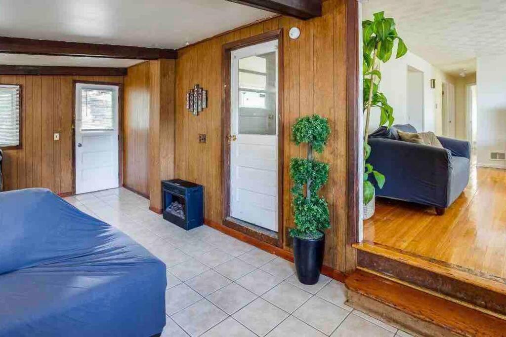 {Hot Tub In Ranch} Mins To Airport/Uofr/Strng/Dwtn Villa Rochester Ngoại thất bức ảnh